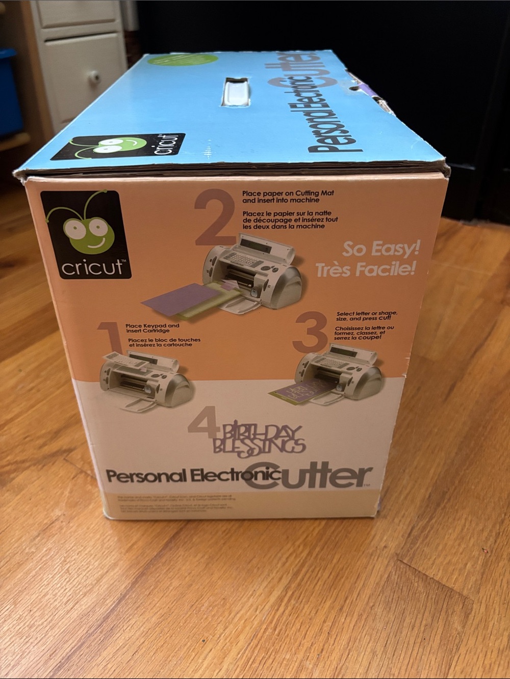 Cricut Personal Electronic Cutter with 5 cartidges. - Picture 2 of 13